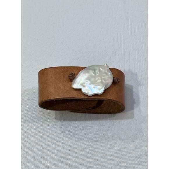 Leather Cuff Bracelet with Baroque Pearl Handmade - Picture 1 of 5